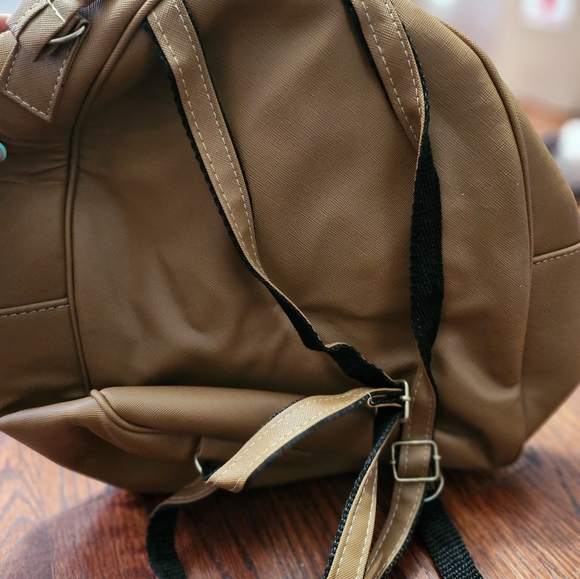 Backpack - Picture 2 of 3